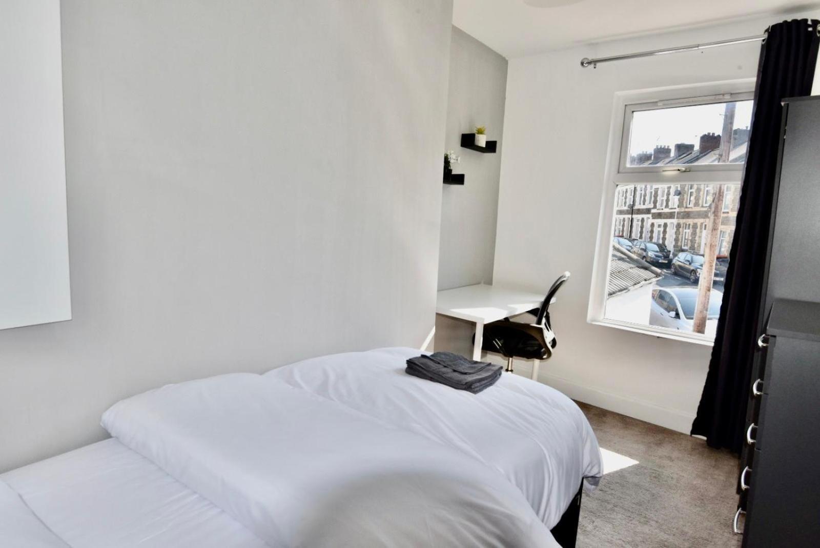 Villa Come On In Lucas Street Newport Train Station Sleep Upto 8 Exterior foto