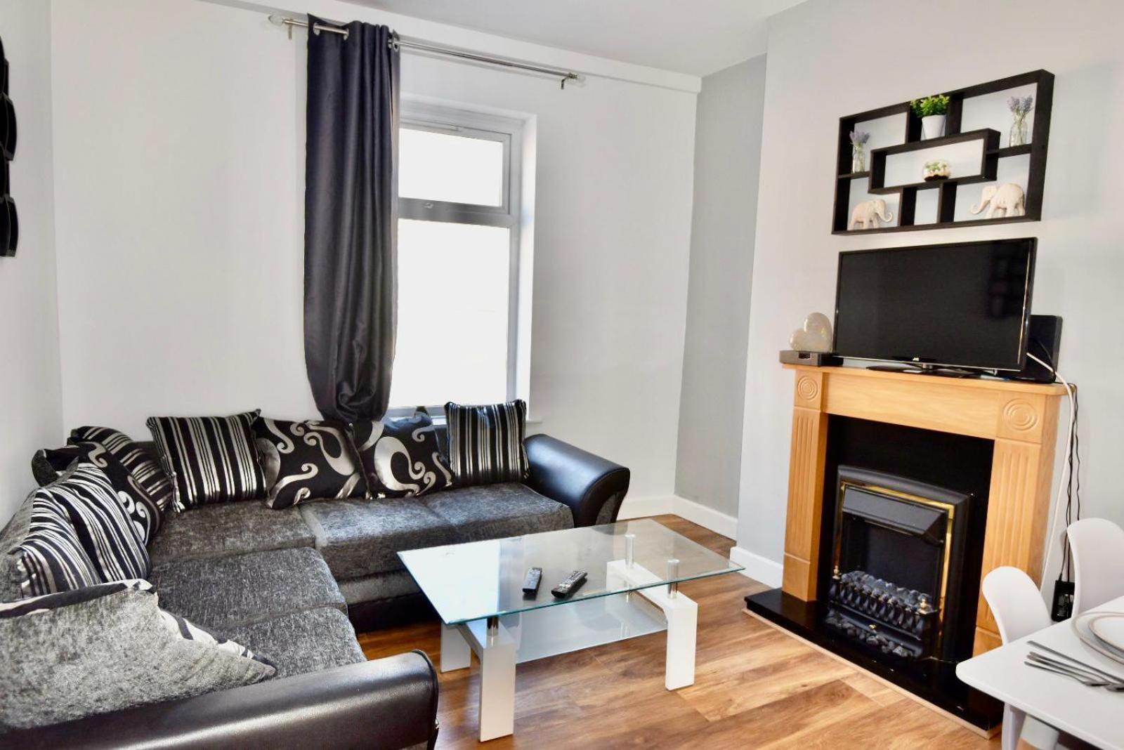 Villa Come On In Lucas Street Newport Train Station Sleep Upto 8 Exterior foto