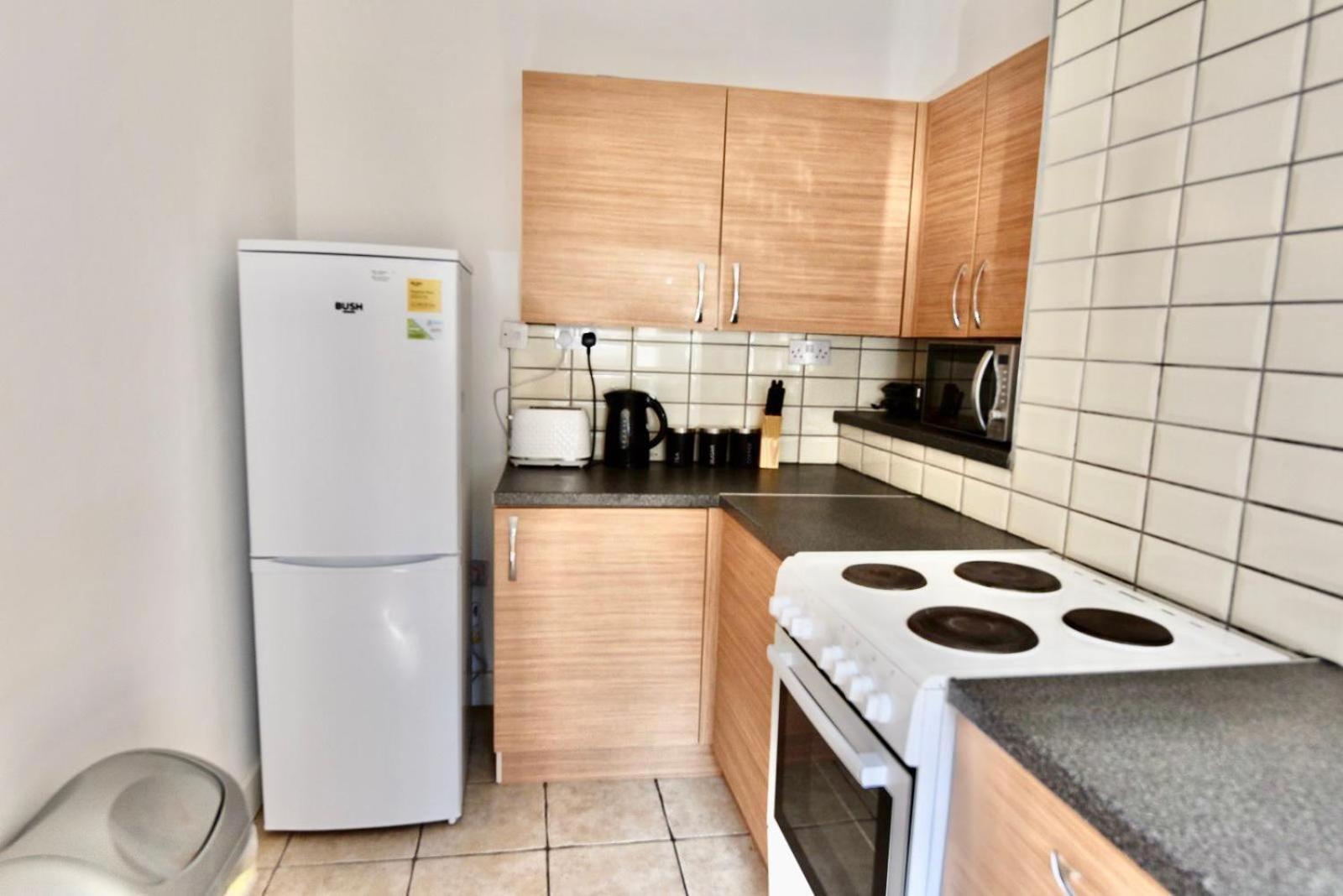 Villa Come On In Lucas Street Newport Train Station Sleep Upto 8 Exterior foto