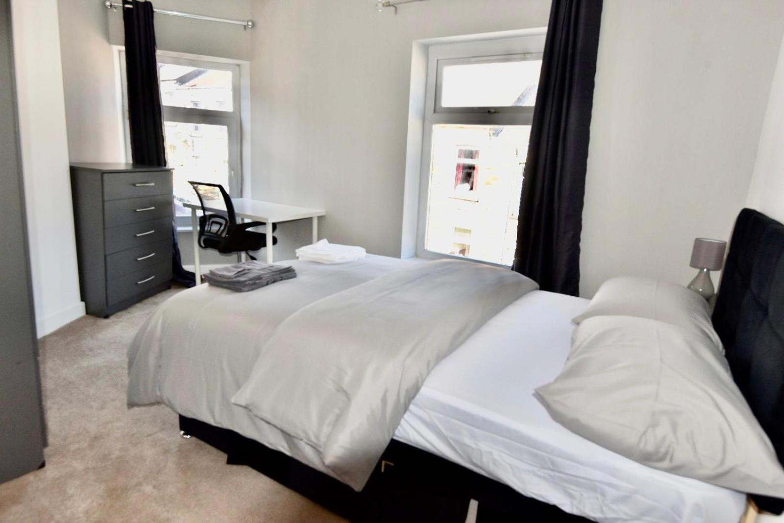 Villa Come On In Lucas Street Newport Train Station Sleep Upto 8 Zimmer foto